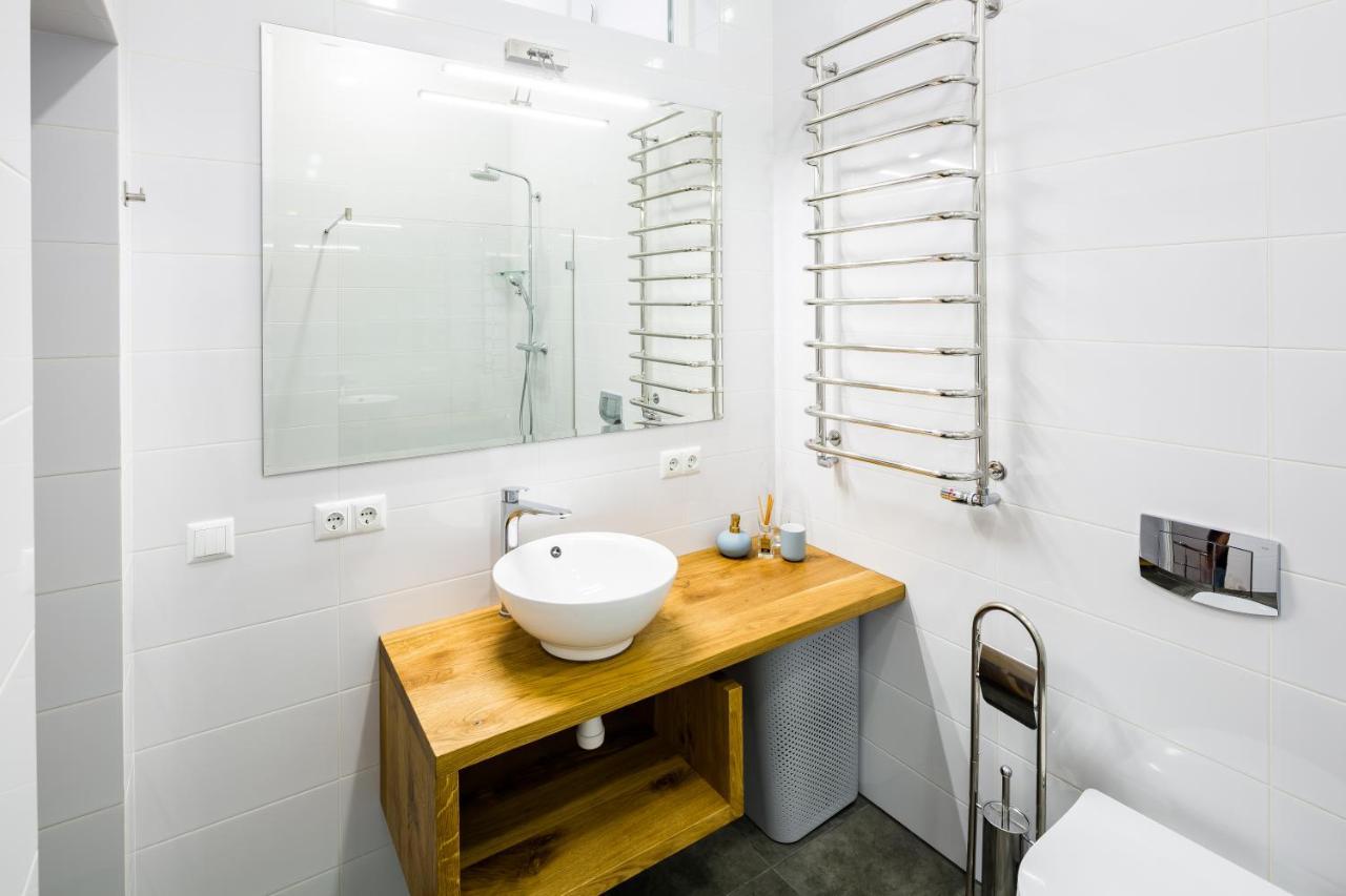 New Large 2 Bedroom In Lviv Historic Centre المظهر الخارجي الصورة