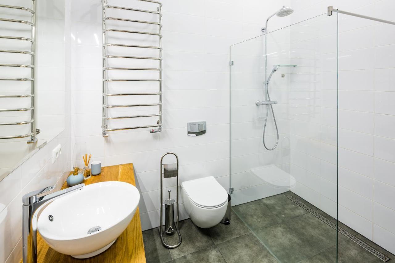 New Large 2 Bedroom In Lviv Historic Centre المظهر الخارجي الصورة