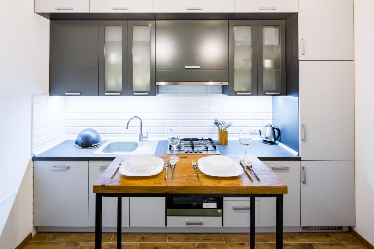 New Large 2 Bedroom In Lviv Historic Centre المظهر الخارجي الصورة